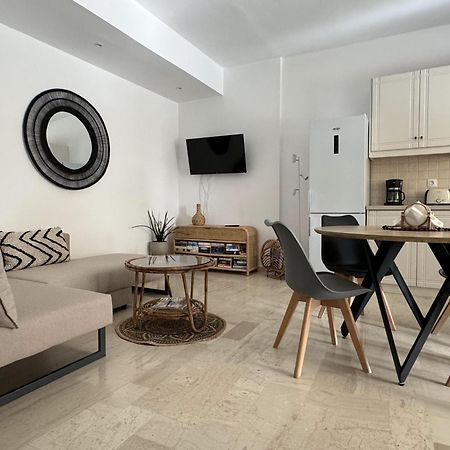 Holiday Dream Aphrodite Apartment มัสติคารี ภายนอก รูปภาพ